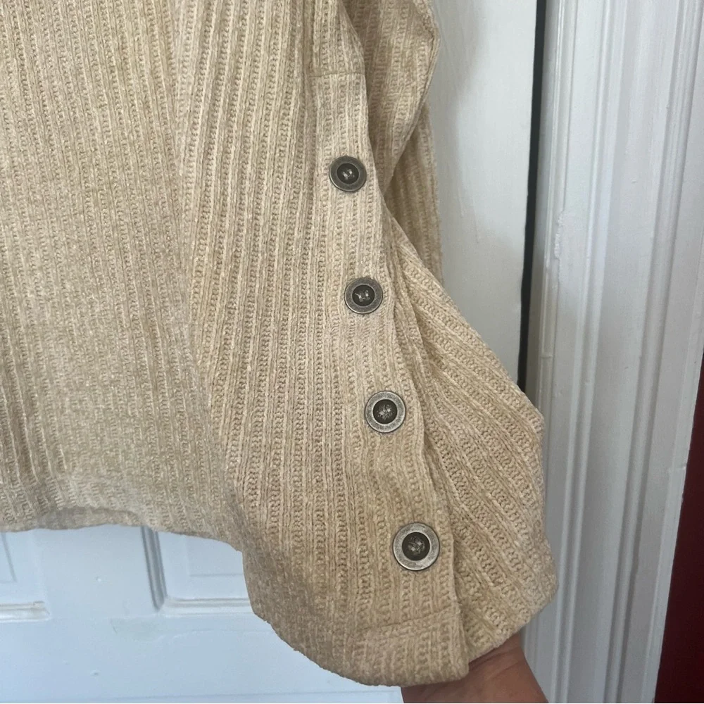 SOFT SURROUNDINGS Cream Hoodie in Size Medium - Picture 3 of 6